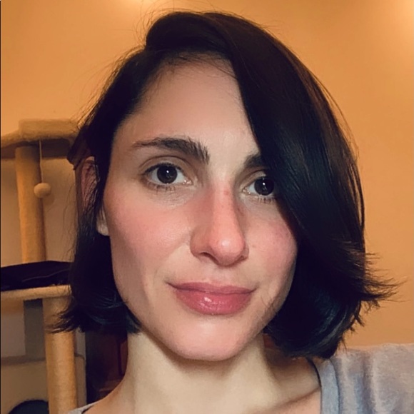 Meet your Posher, Kira - Picture 1 of 1